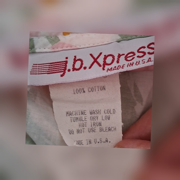 Vintage Floral Pink and White Dress - Picture 4 of 5